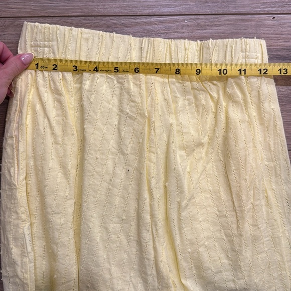 2 Piece Outfit Long Sleeve Top and Short Set - Picture 8 of 9